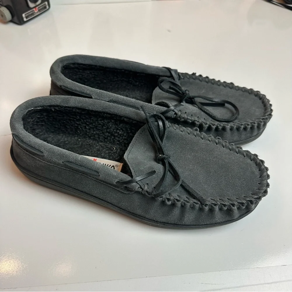Minnetonka Men’s gray Moccasin Loafers Size 8M | Quiet Luxury Slip-On Shoes